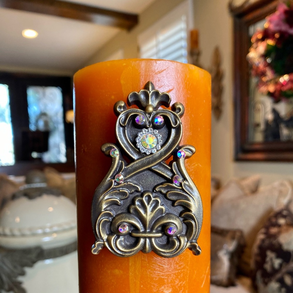 Fleur de Lis Candle Pin
